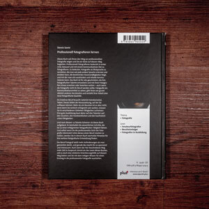 Fotobuch-Regal.de - Rezension: Dennis Savini - Professionell fotografieren lernen - Rückseite